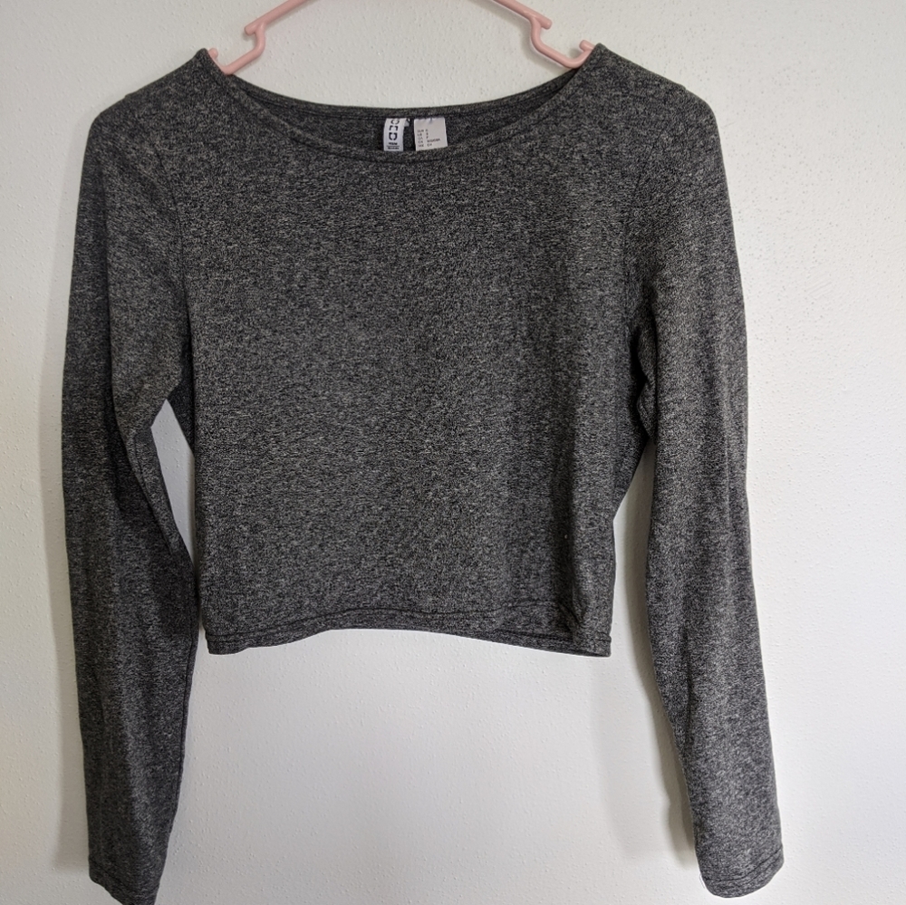 Long sleeve crop top